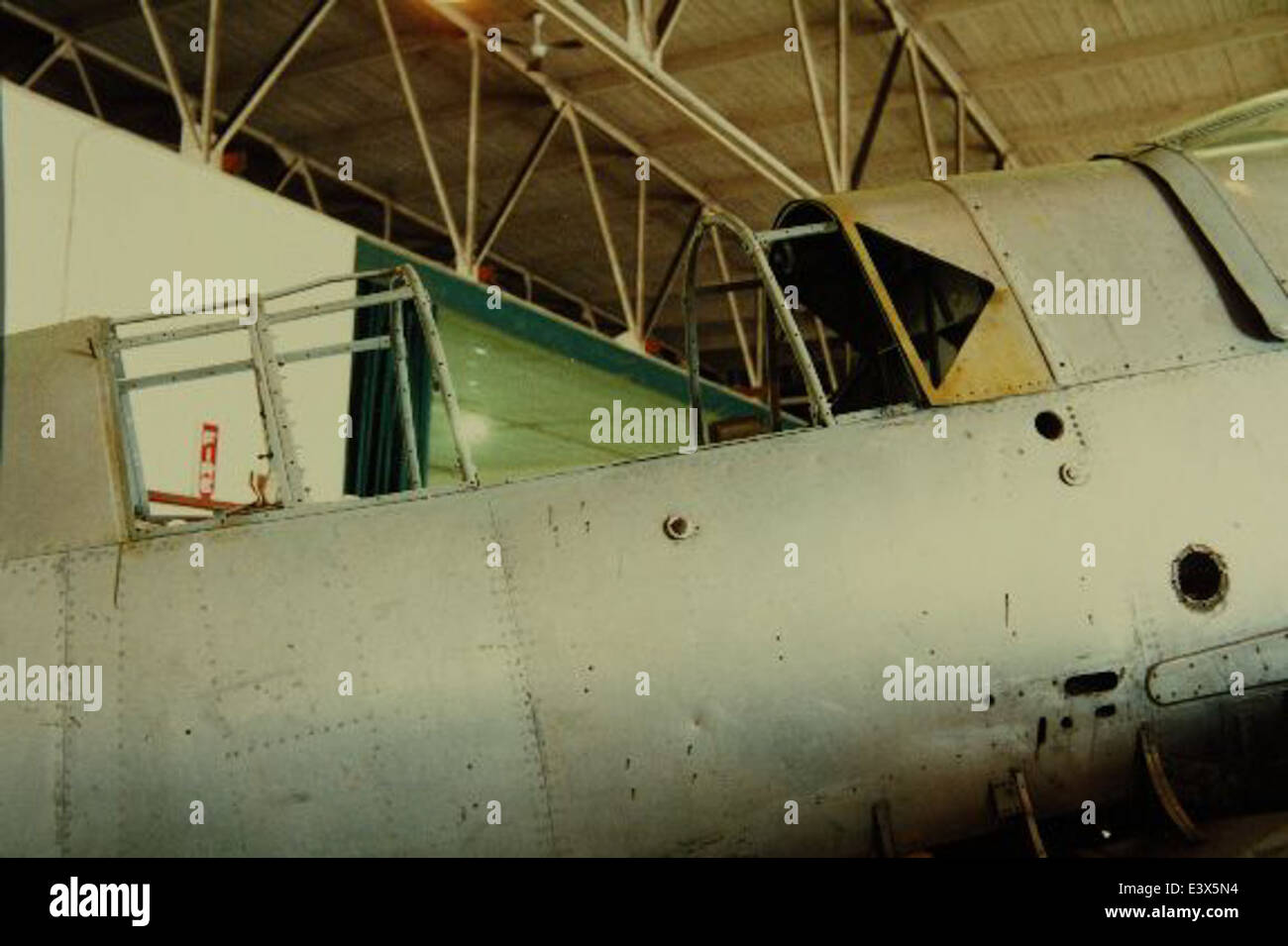 Il Fairey AS-6 era un idrovolante britannico, utilizzato principalmente durante il periodo tra le due guerre. Con il suo design ottimizzato per la ricognizione, l'AS-6 ha svolto un ruolo cruciale nelle pattuglie marittime. MK-J e MK-12 si riferiscono a varianti e contrassegni specifici utilizzati da diversi operatori. L'aereo è esposto al San Diego Air and Space Museum per la visione pubblica e la conservazione storica. Foto Stock