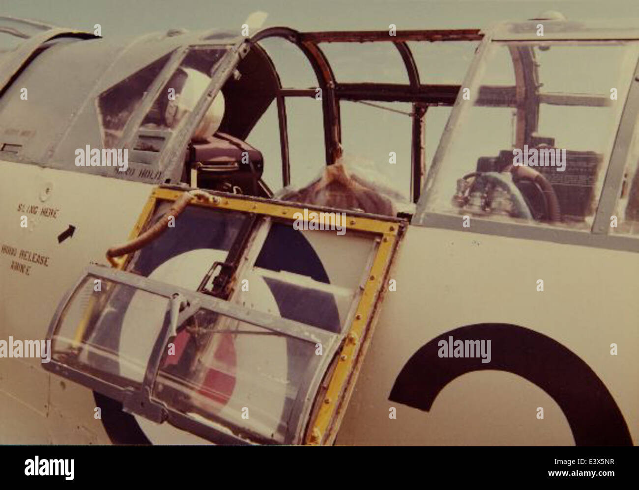 Il Fairey AS-6 era un aereo da ricognizione navale britannico, e i modelli MK-J e MK 22 furono utilizzati specificamente per le operazioni marittime durante la seconda guerra mondiale. Questo aereo, conservato nel San Diego Air and Space Museum, esemplifica i progressi nella tecnologia dell'aviazione navale e le capacità di ricognizione dell'epoca. Foto Stock