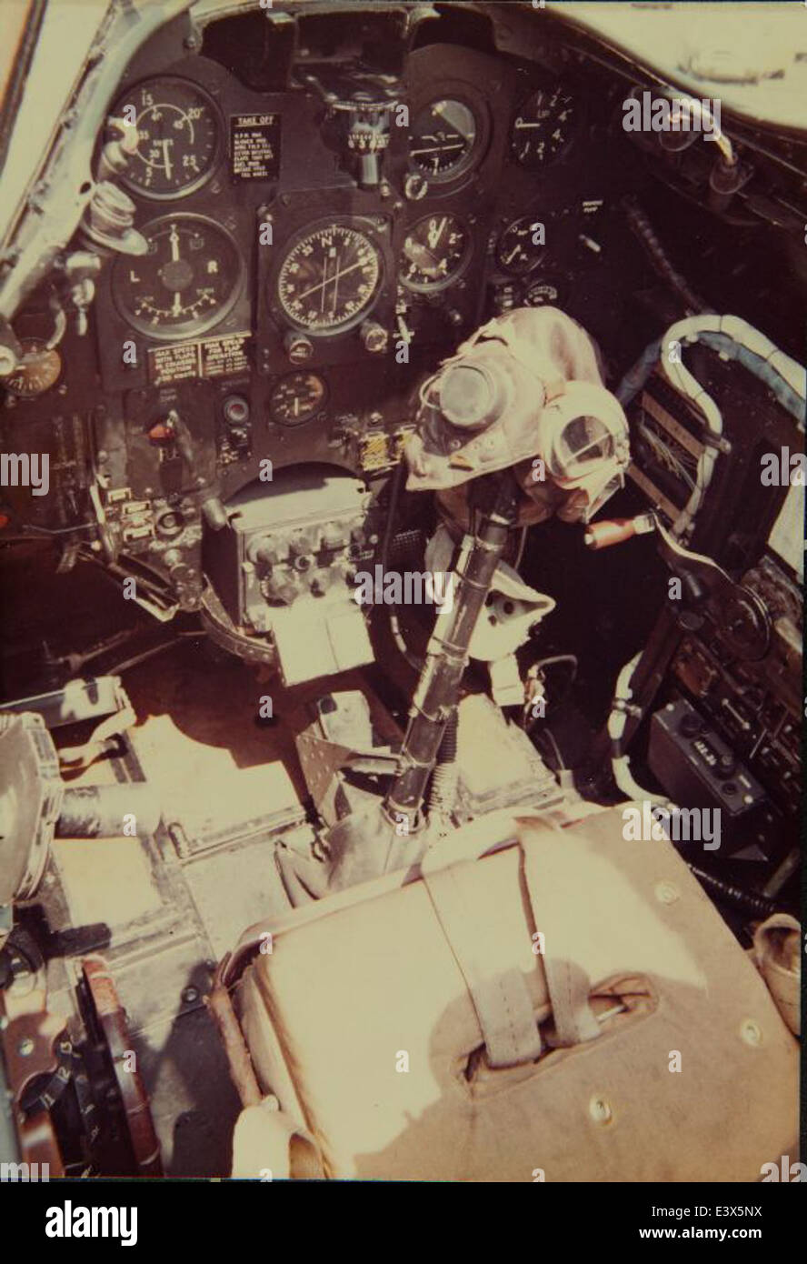 I velivoli Fairey AS-6, MK-J e MK 24 fanno parte della collezione SDASM, rappresentando importanti pietre miliari nella storia dell'aviazione britannica. Questi aerei furono utilizzati durante le operazioni militari chiave, mostrando i progressi tecnologici nell'aviazione durante la metà del XX secolo. Foto Stock