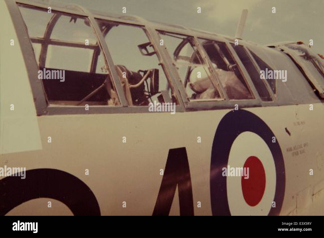 Il Fairey AS-6 era un aereo anfibio utilizzato dalla Royal Air Force britannica per ricognizione e trasporto. Le varianti MK-J e MK 55 furono fondamentali per il ruolo di questo aereo nelle operazioni militari, in particolare durante gli anni '1940 L'SDASM conserva l'eredità di questi aerei all'interno della sua collezione, mostrando il loro contributo all'aviazione militare e civile. Foto Stock