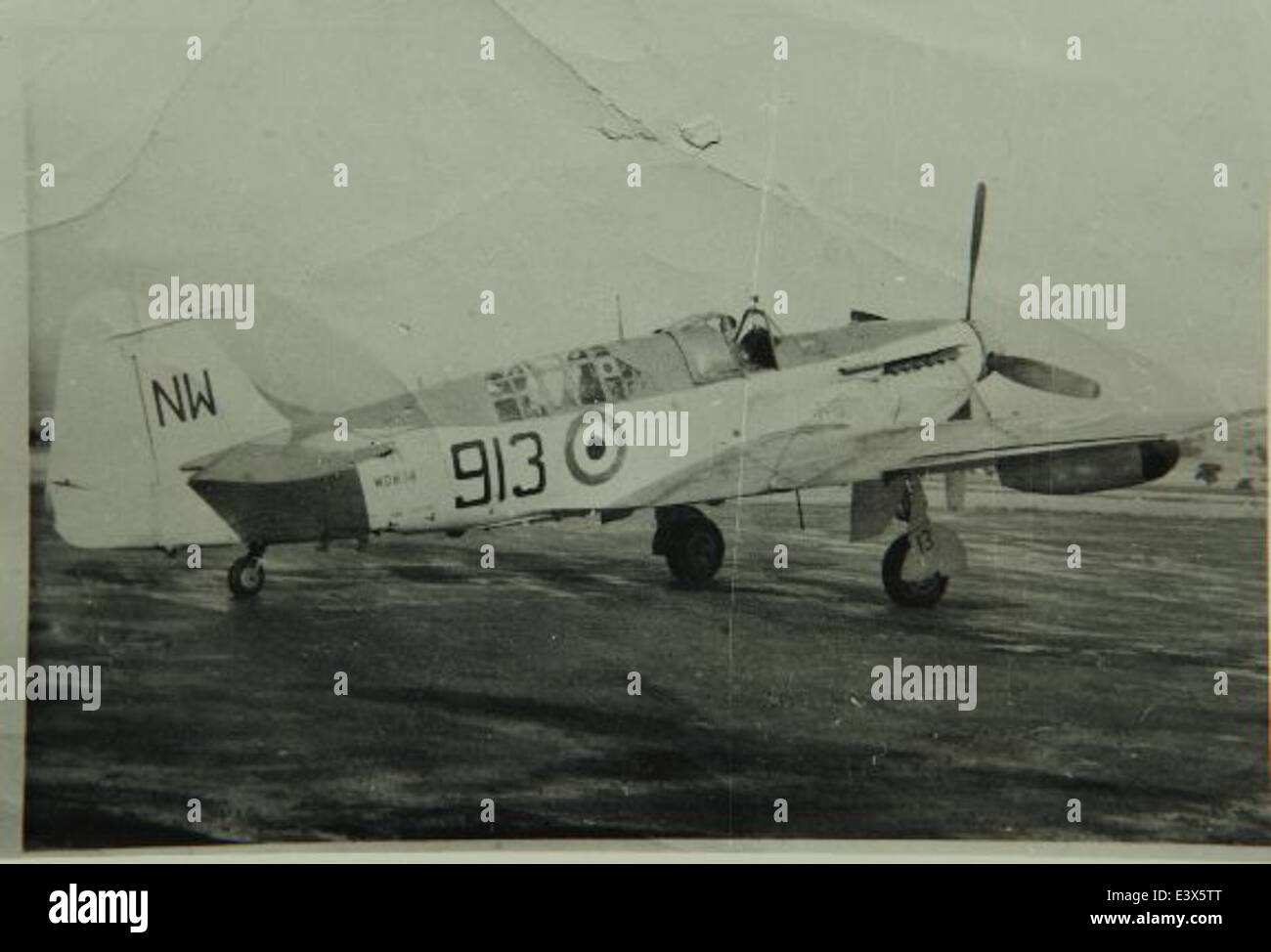 Il Fairey AS-6 MK-J era un aereo antisommergibile britannico utilizzato a metà del XX secolo. Questa immagine mostra l'aeromobile nel suo ruolo operativo, con particolare attenzione al suo design e alla tecnologia utilizzata nella guerra anti-sommergibile. Foto Stock