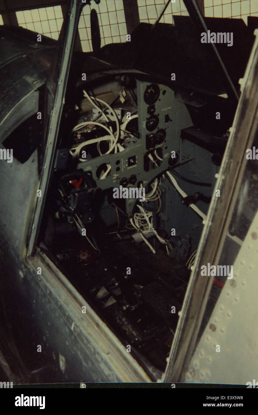 Il Fairey AS-6 è un dirigibile britannico progettato per la ricognizione e la guerra anti-sommergibile negli anni '1940 Il modello MK-J, dotato di tecnologia aeronautica avanzata, fu uno sviluppo notevole. Il suo uso aiutò sia in applicazioni militari che civili, mostrando i progressi tecnici del periodo nell'aviazione britannica. L'aereo è attualmente conservato al San Diego Air and Space Museum. Foto Stock