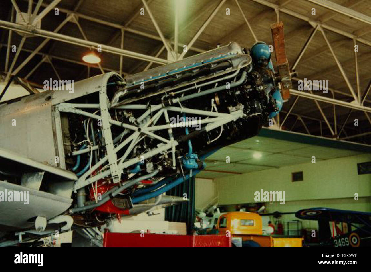 Il Fairey AS-6 è un aereo anfibio britannico utilizzato durante la metà del XX secolo, progettato per la ricognizione e il trasporto. Questo particolare modello, MK-J, è conservato al San Diego Air and Space Museum, dove mette in evidenza l'evoluzione dell'aviazione britannica. Il museo ospita una vasta gamma di velivoli storici, che rappresentano i progressi chiave nella tecnologia aerospaziale. Foto Stock