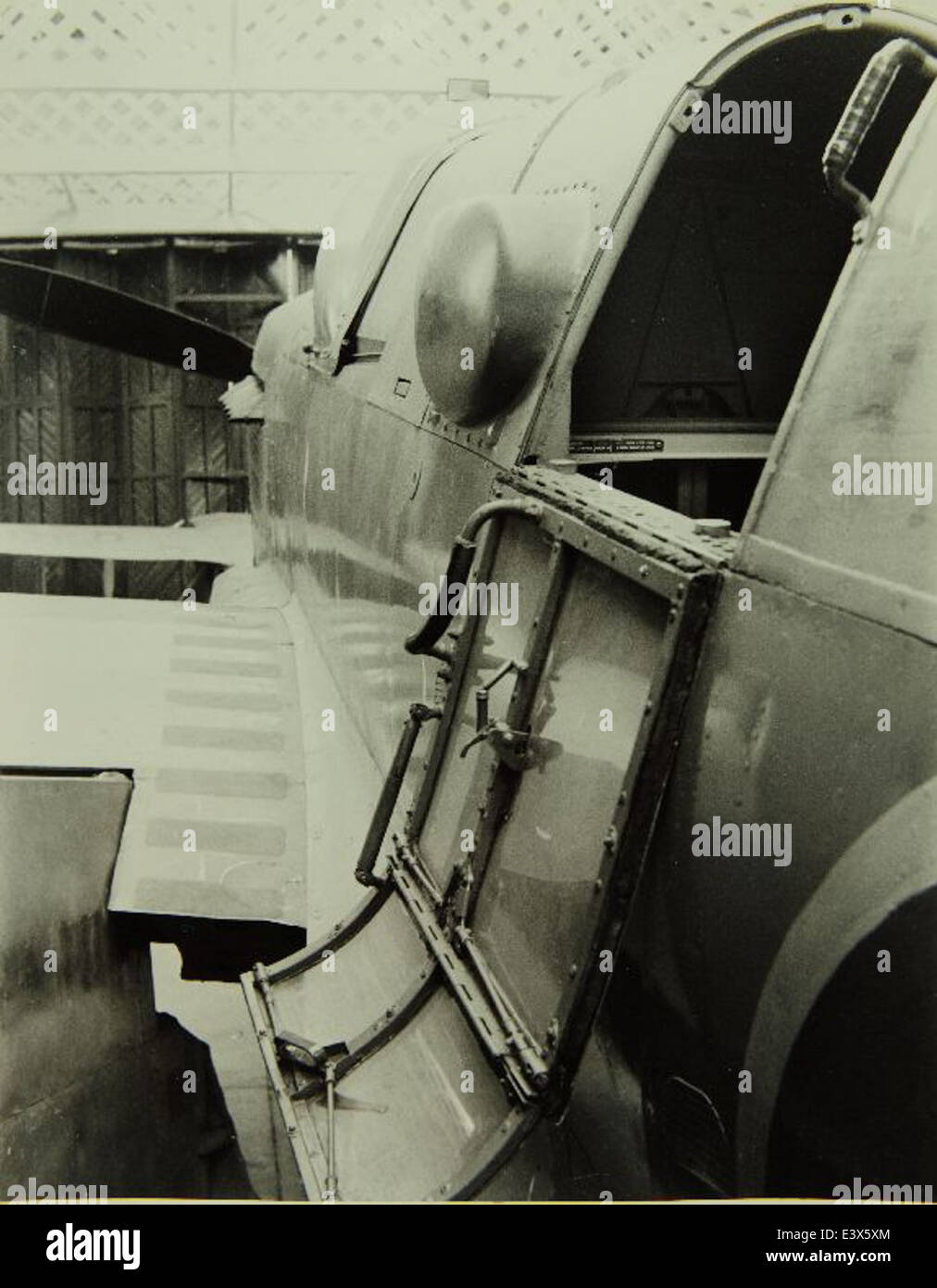 Il Fairey AS-6 MK-J era un aereo anfibio britannico, utilizzato dalla Royal Navy per la ricognizione e la guerra anti-sommergibile. Fu una parte fondamentale dell'aviazione navale del Regno Unito durante gli anni '1940, combinando operazioni sia terrestri che idriche. Foto Stock