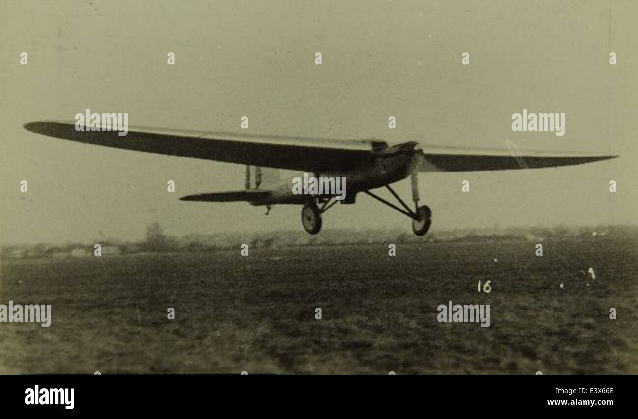 I contributi della Fairey Aviation agli aerei militari e civili sono rappresentati in questa collezione al San Diego Air and Space Museum, mettendo in evidenza modelli di aerei significativi. Foto Stock