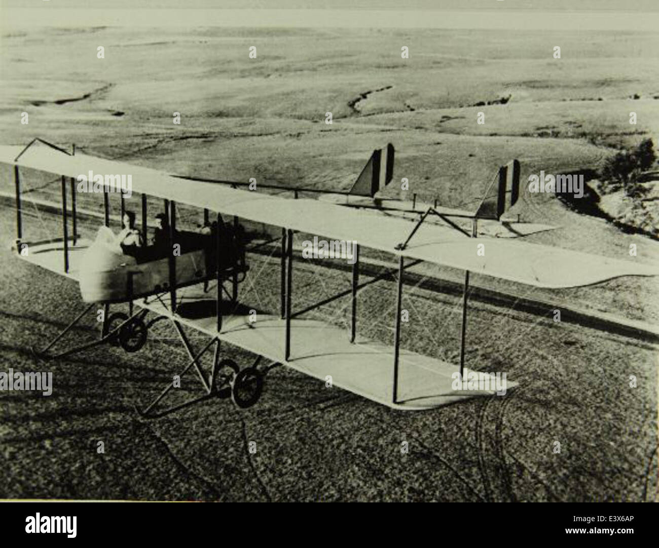 Il Farman 12 era un biplano francese sviluppato nei primi anni '1900 e utilizzato per la ricognizione e il trasporto passeggeri. Ha svolto un ruolo chiave nella storia iniziale dell'aviazione in Europa. Foto Stock