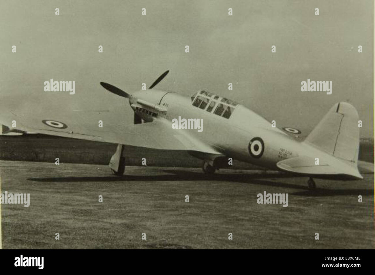 Il Fiat G-55 era un caccia italiano sviluppato durante la seconda guerra mondiale. Noto per le sue prestazioni e agilità, era uno dei caccia più efficaci d'Italia, utilizzato in operazioni di combattimento sul Nord Africa e sul Mediterraneo. Il G-55 era ben considerato sia dai suoi piloti che dalle forze alleate. Foto Stock