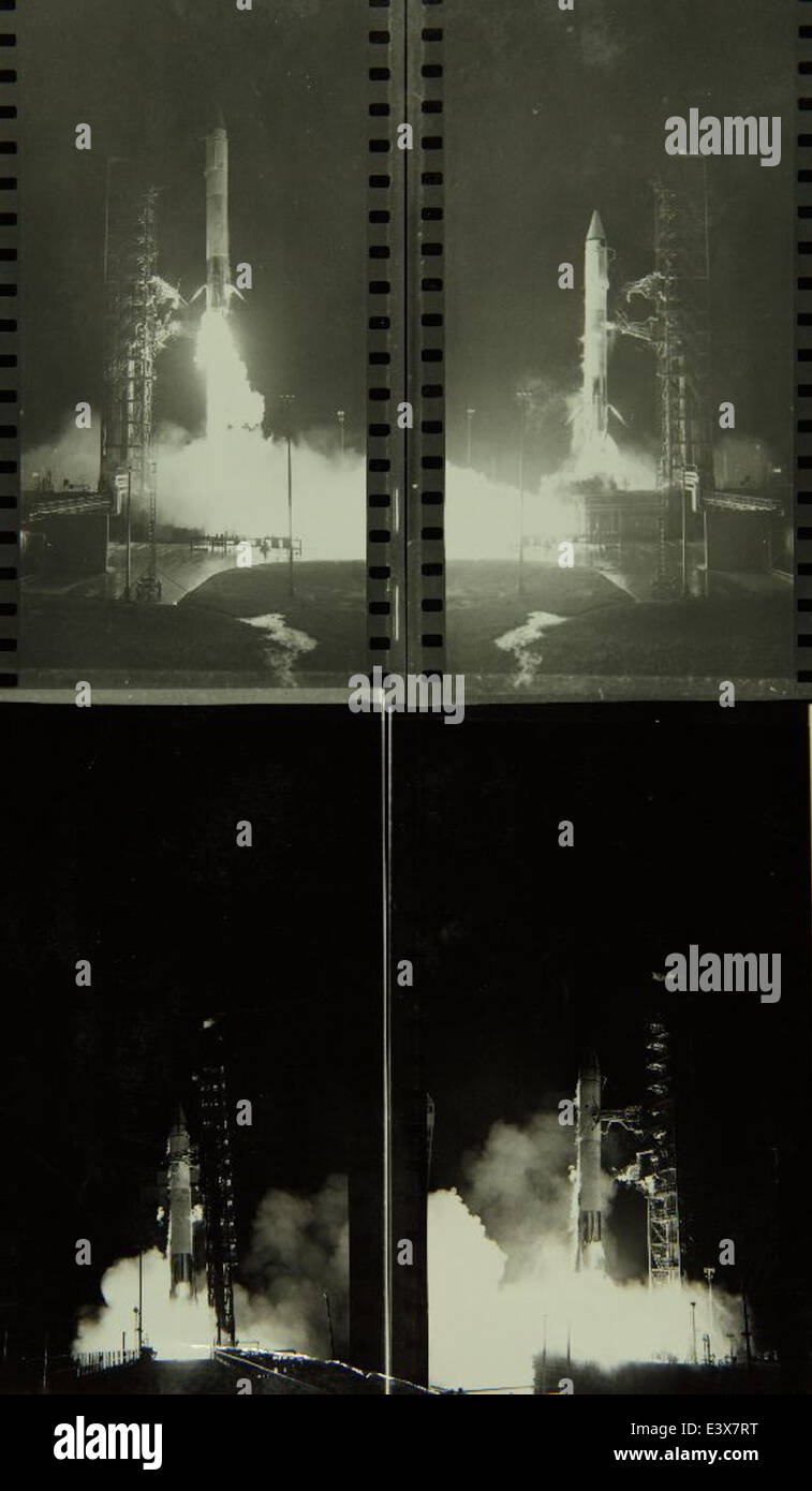 Le fabbriche aerospaziali Convair e General Dynamics Atlas, fondamentali nello sviluppo di sistemi di lancio spaziale, mostrate in questa immagine. Queste fabbriche contribuirono in modo significativo al programma spaziale statunitense, producendo componenti chiave per razzi e veicoli spaziali. Foto Stock