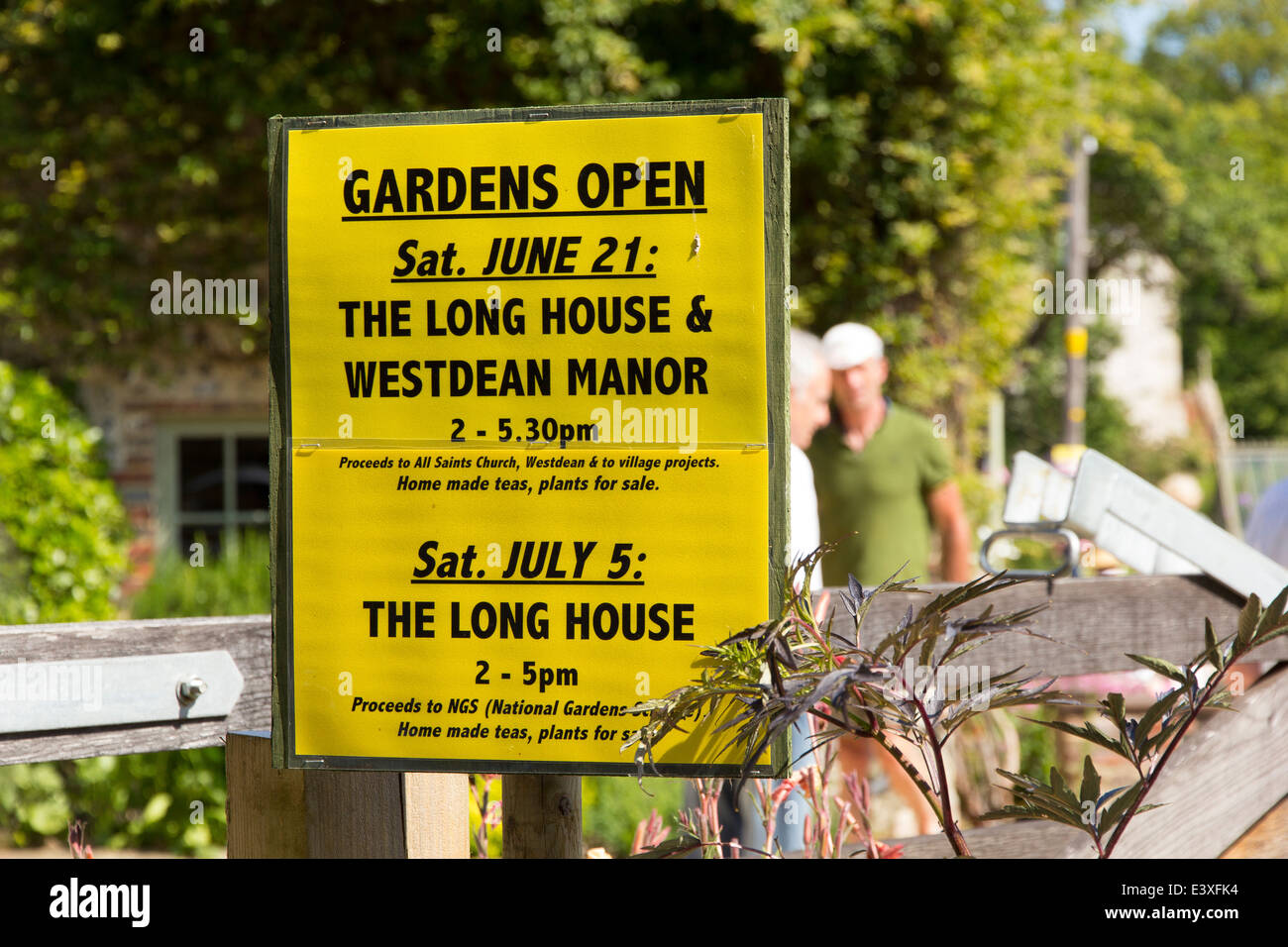 Poster per un open day in due giardini in case nel villaggio di West Dean, East Sussex Foto Stock