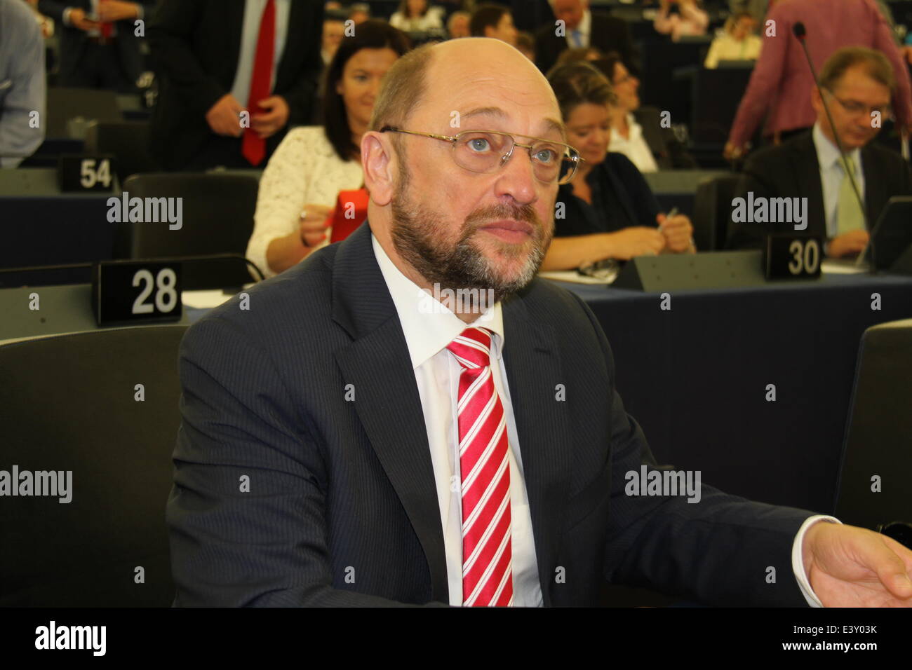 Strasburgo, Francia. 1 Luglio, 2014. Martin Schulz attende per le votazioni per il presidente del Parlamento europeo (EP), a Strasburgo, Francia, 1 luglio 2014. Il socialdemocratico tedesco Martin Schulz è stato rieletto come EP è presidente di martedì per un altro periodo di due anni e mezzo termine. Credito: Xinhua/Alamy Live News Foto Stock