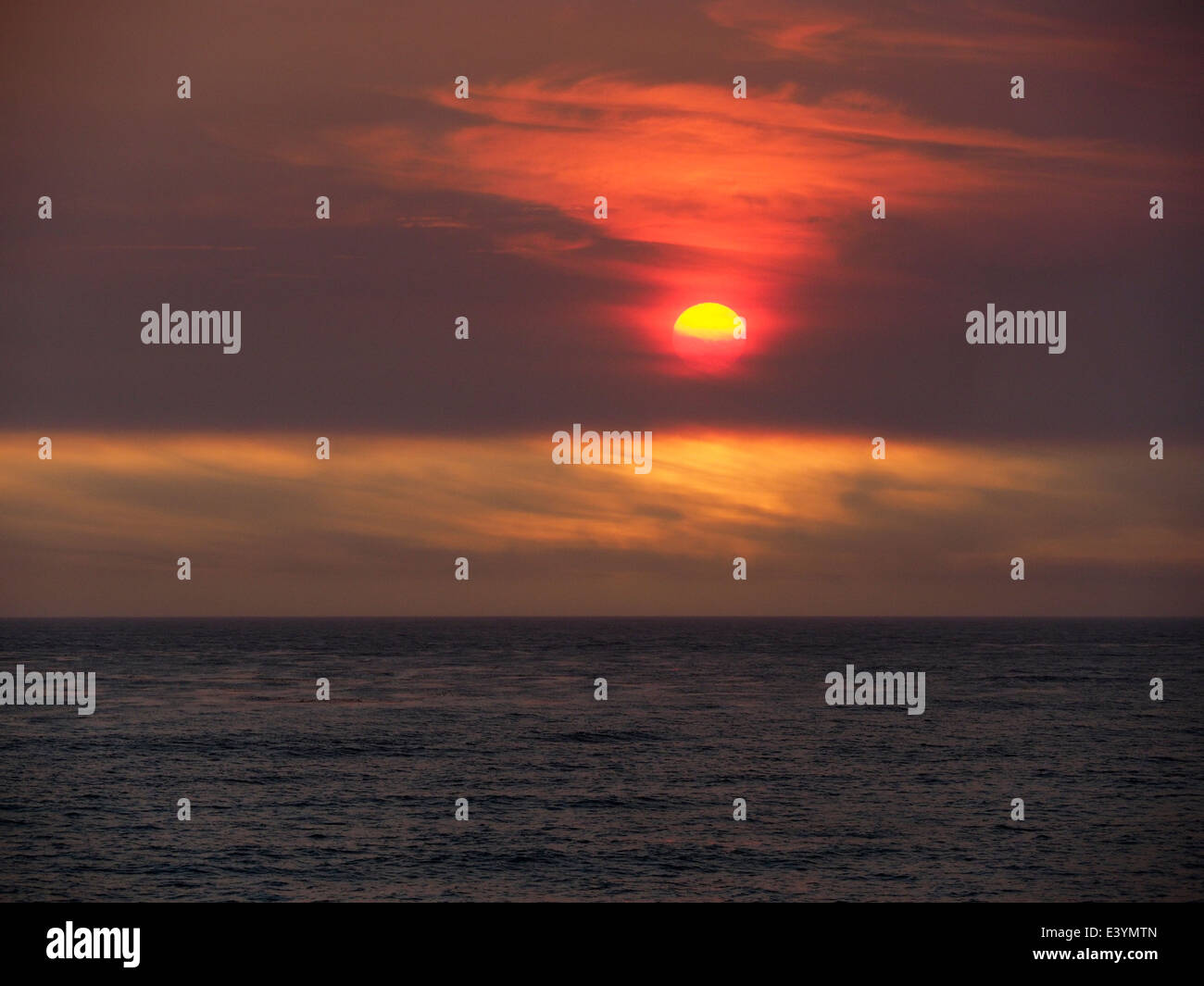 Tramonto sull'Oceano Pacifico Foto Stock