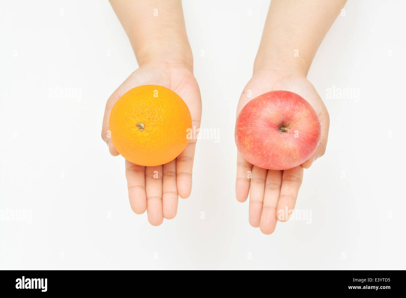 Apple o arancione vuoi scegliere? Foto Stock
