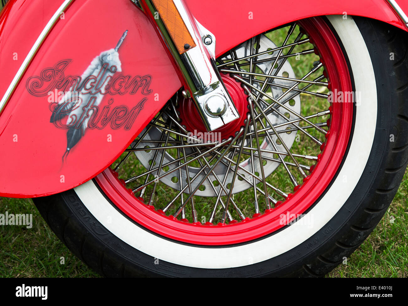 Capo indiano motociclo a raggi della ruota anteriore e parafango. Classic American Motorcycle Foto Stock