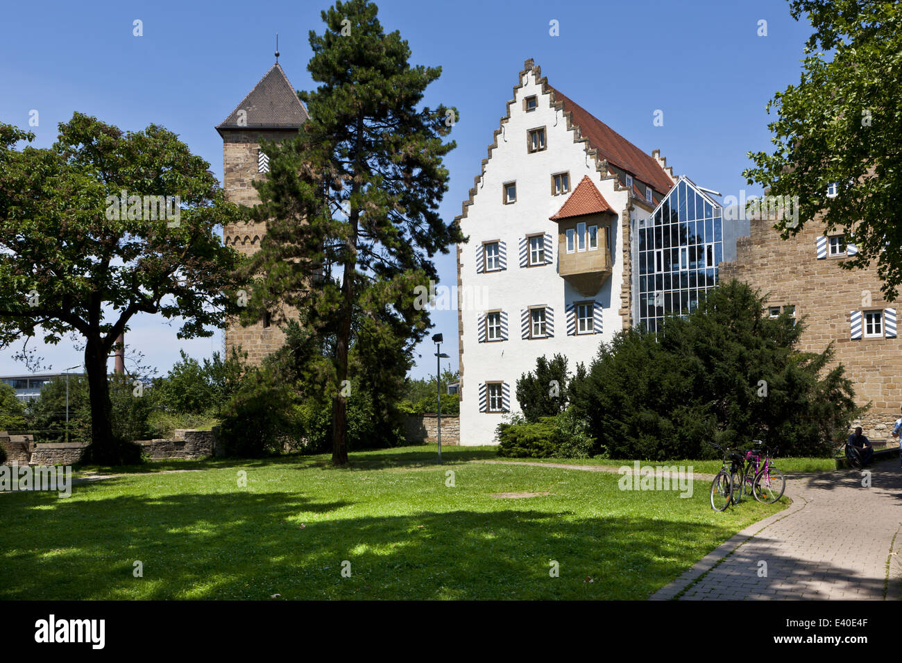 Germania Baden-Wuerttemberg, Neckarsulm, vista eutonic Castello dei Cavalieri e Deutsches Zweirad- und NSU-museo Foto Stock