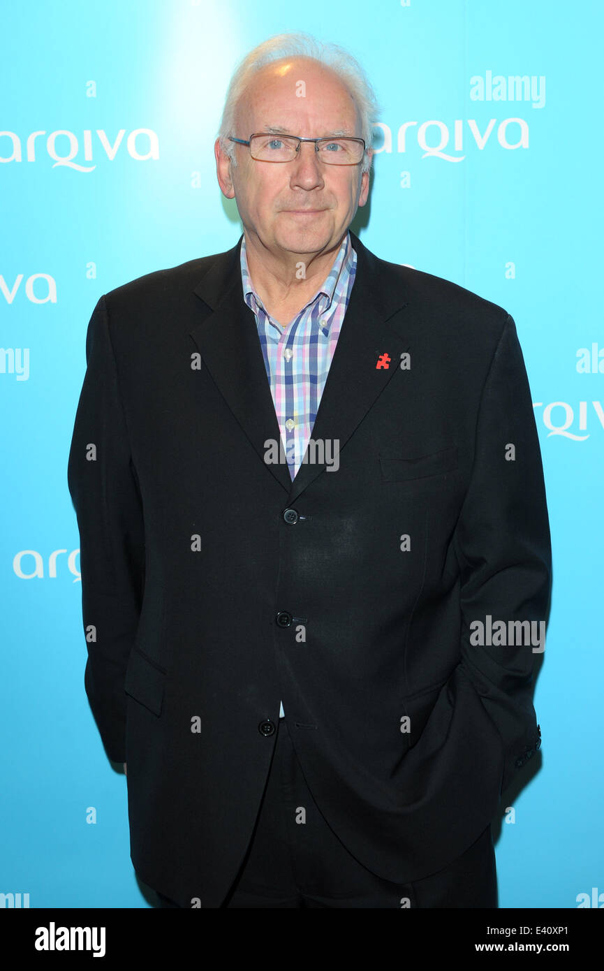 Accademia Radio Hall of Fame tenutasi presso il Savoy Hotel - Arrivi con: Pete Waterman dove: Londra, Regno Unito quando: 12 Dic 2013 Foto Stock