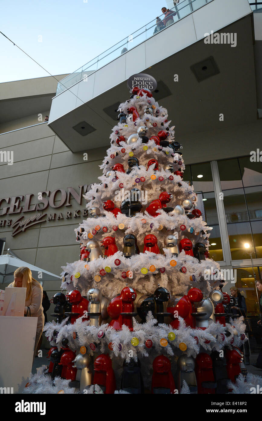 Mario Lopez si unisce Nescafe Dolce Gusto per ospitare una vacanza pop-up e albero cerimonia di illuminazione dove: Los Angeles, California, Stati Uniti quando: 13 Dic 2013 Foto Stock