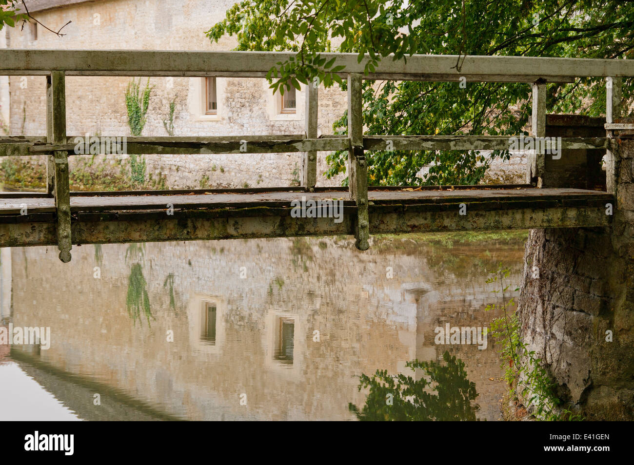 Passerella sul fossato - Francia. Foto Stock