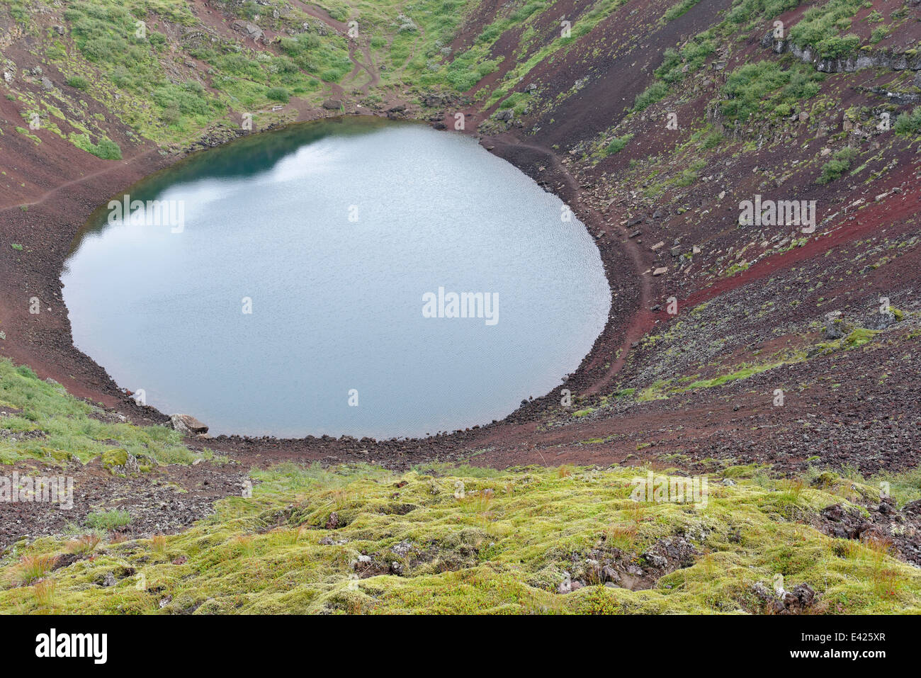 Il cratere del lago Kerid o Kerith, Grimsnes campo vulcanico, Tjarnarholar, Reykanes Langjökull area, Sudurland, Street di Selfoss Foto Stock