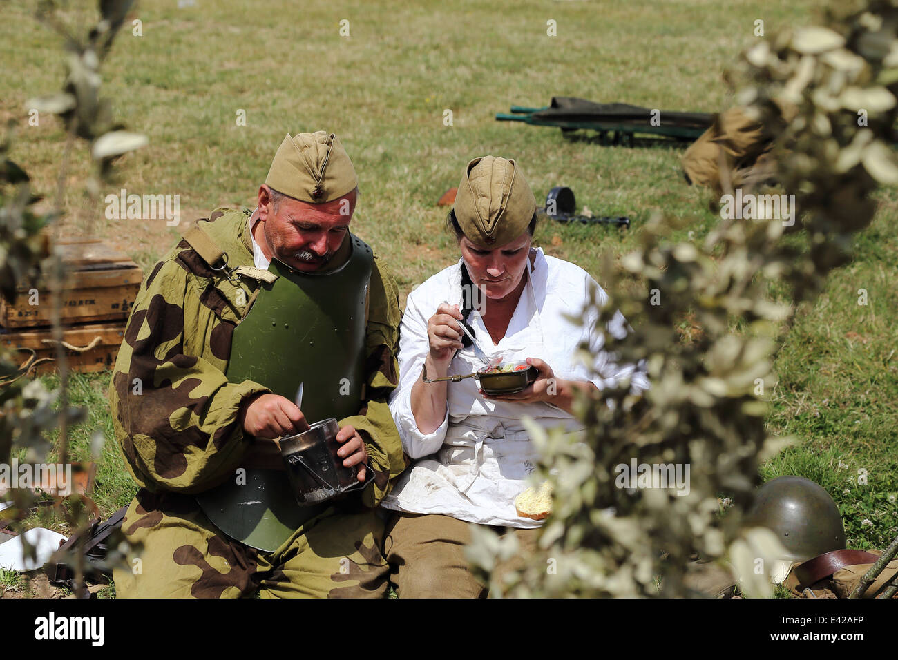 Soldati russi dalla II guerra mondiale a Tankfest nel serbatoio Museum di Bovington, Dorset, Inghilterra Foto Stock