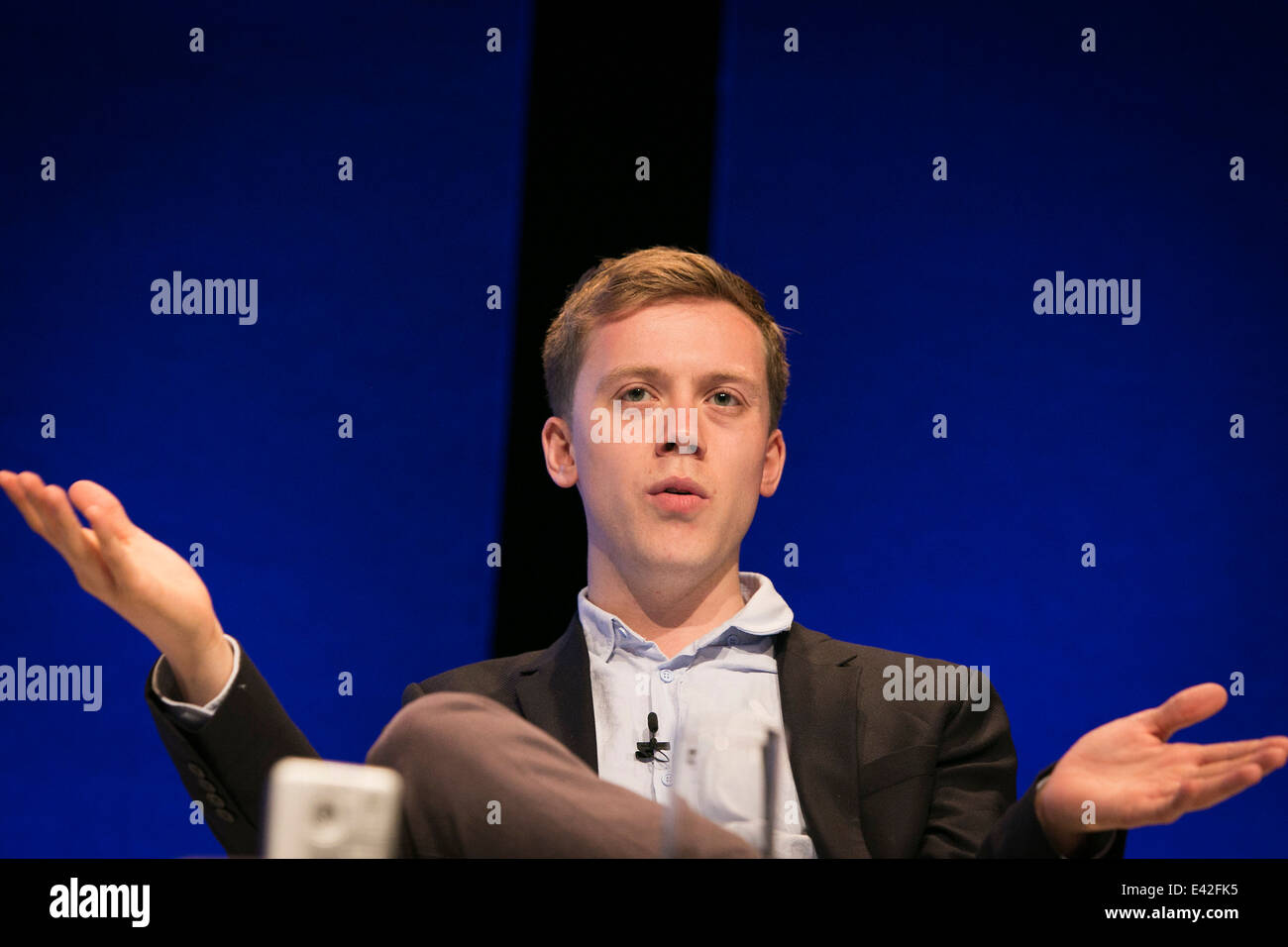 Chartered Institute of alloggiamento Conferenza annuale 2014 Owen Jones Foto Stock