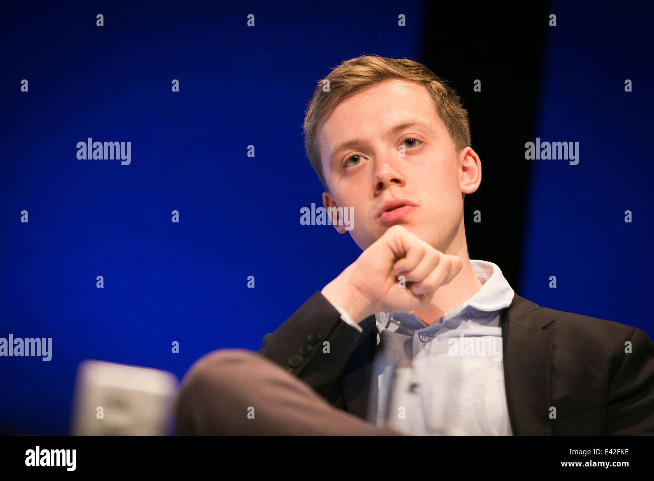 Chartered Institute of alloggiamento Conferenza annuale 2014 Owen Jones Foto Stock