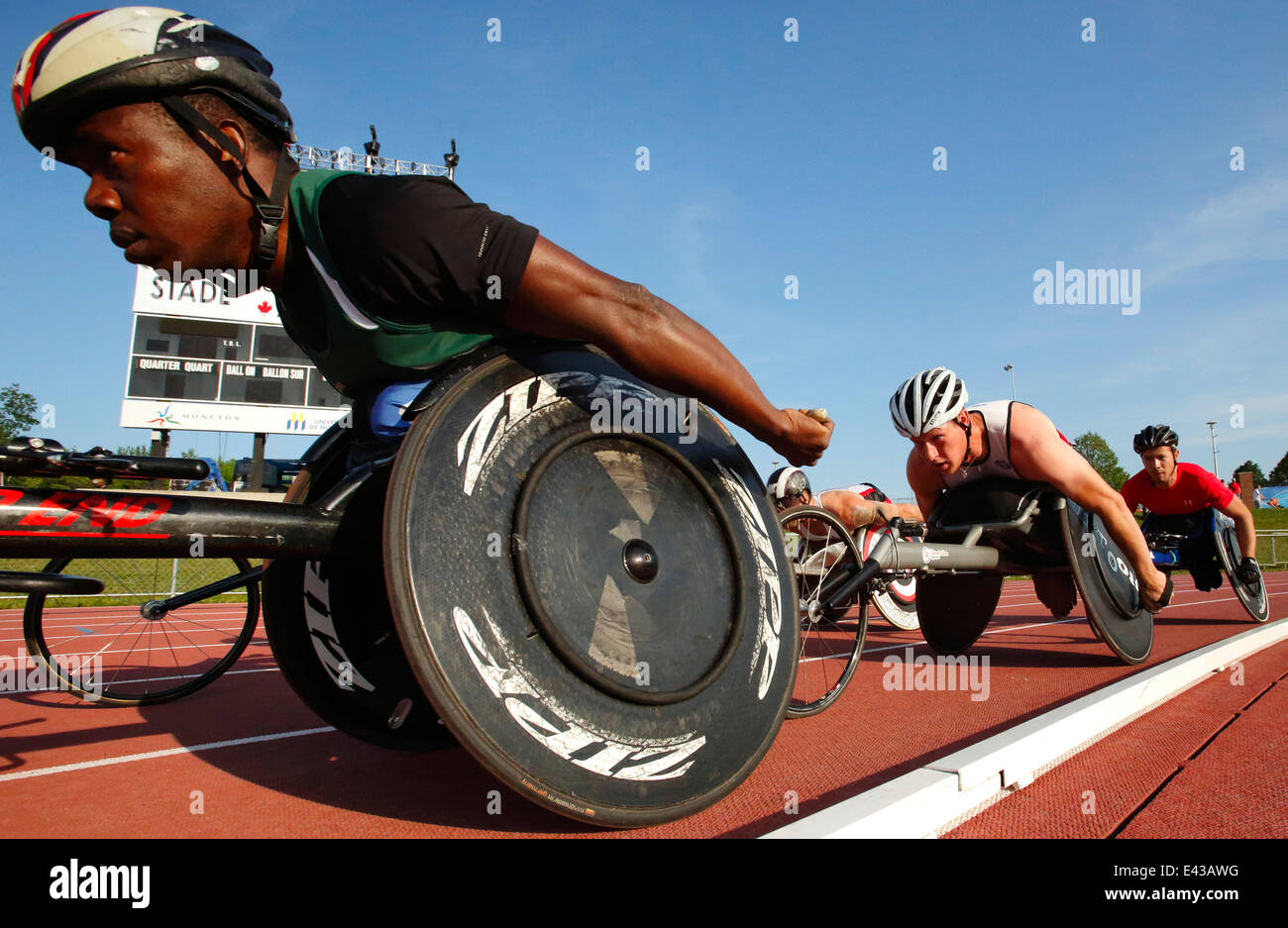 I concorrenti negli uomini 1500 metri di sedia a rotelle al Canadian Track & Field Championships Giugno 28, 2014 in Moncton. Foto Stock