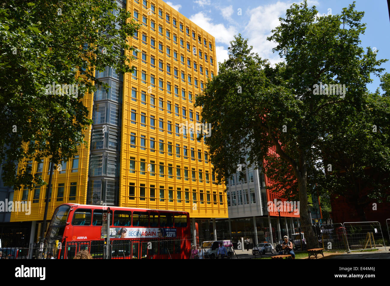 Gli edifici colorati in Shaftesbury Avenue,Londra,UK Foto Stock