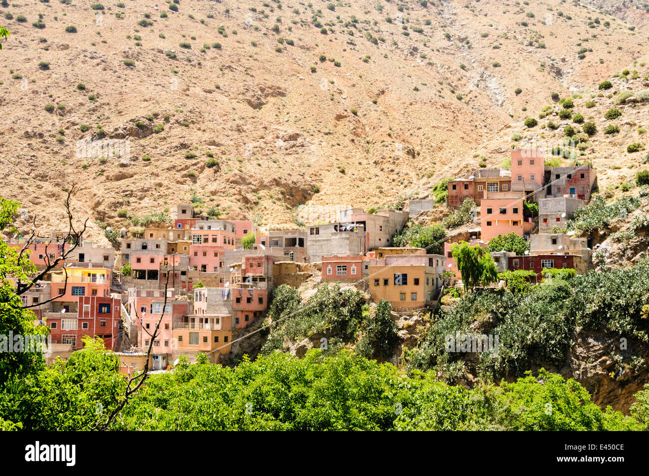 Tipico villaggio Berbero in Atlas Mountains Foto Stock