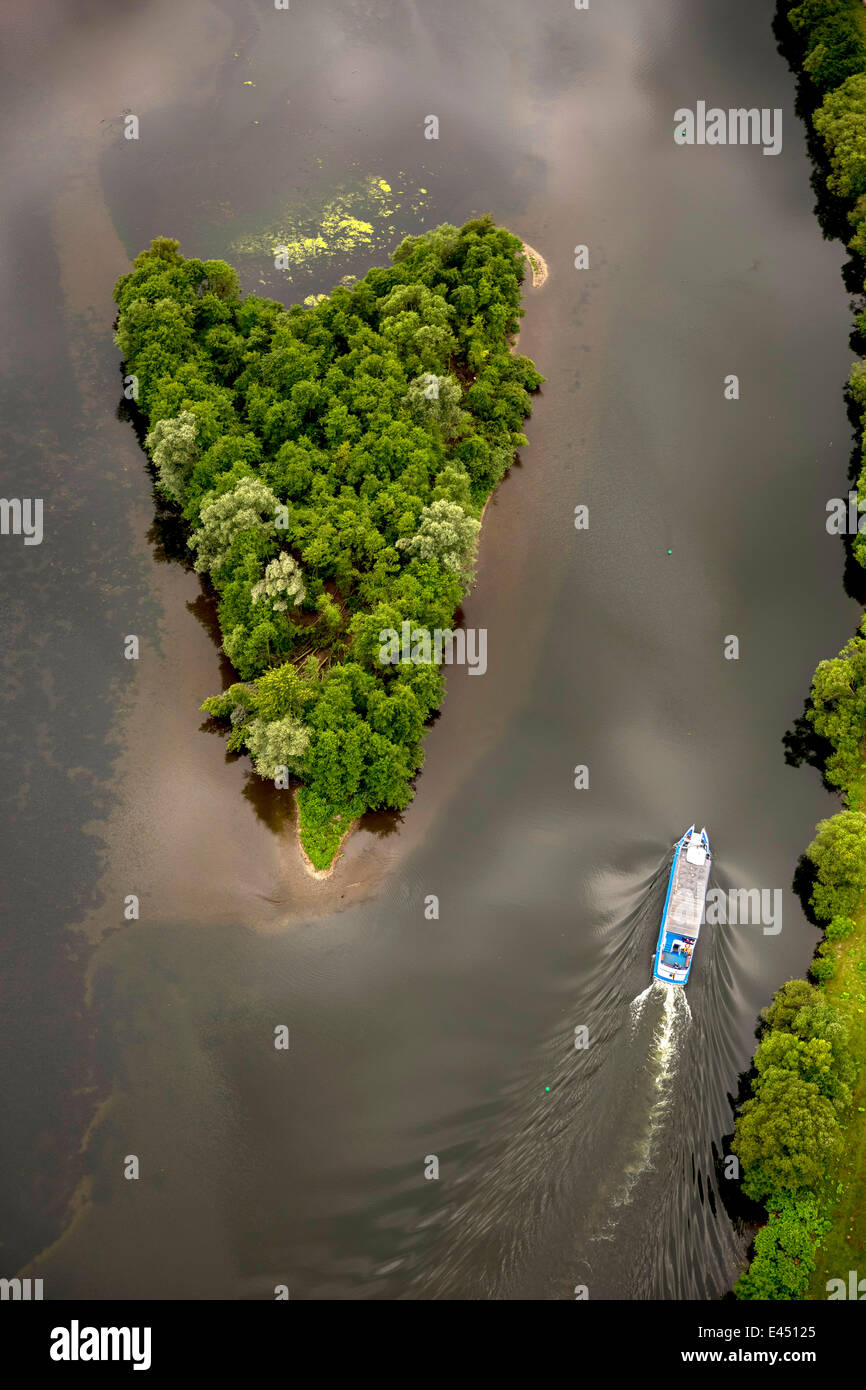 Vista aerea, piccoli a forma di cuore isola dove il fiume Ruhr si unisce al Kemnade serbatoio, con nave passeggeri 'Schwalbe', Witten Foto Stock