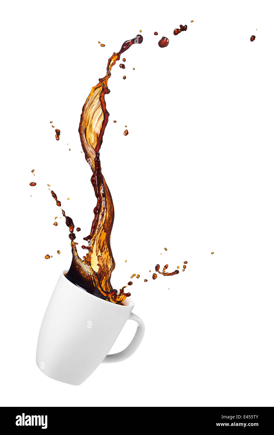 Tazza di caffè la fuoriuscita di spruzzi con isolato su bianco Foto Stock
