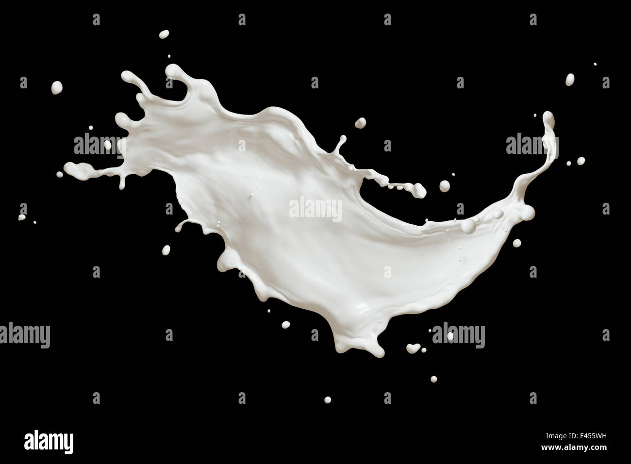 Latte o liquido bianco splash isolati su sfondo nero Foto Stock