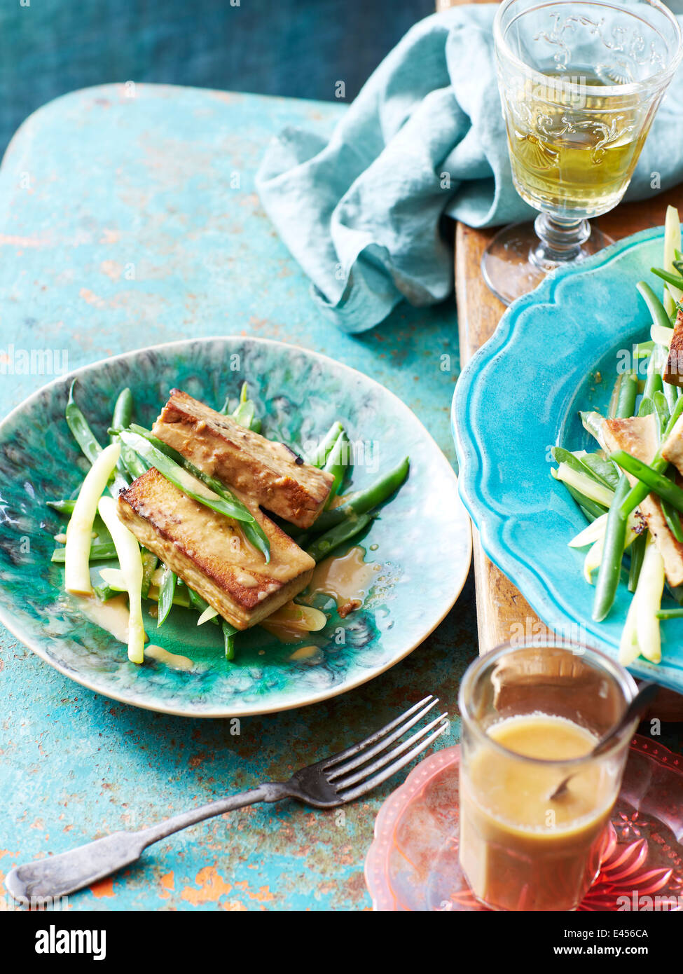 Ancora la vita di bean il tofu con insalata di verdure Foto Stock