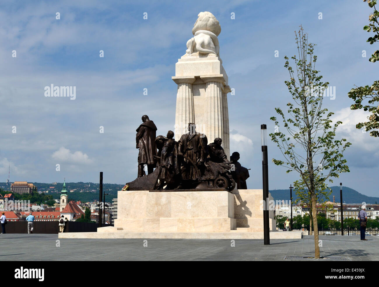 Ungheria Budapest rinnovato Kossuth Lajos Square Conte Tisza Istvan statua Foto Stock