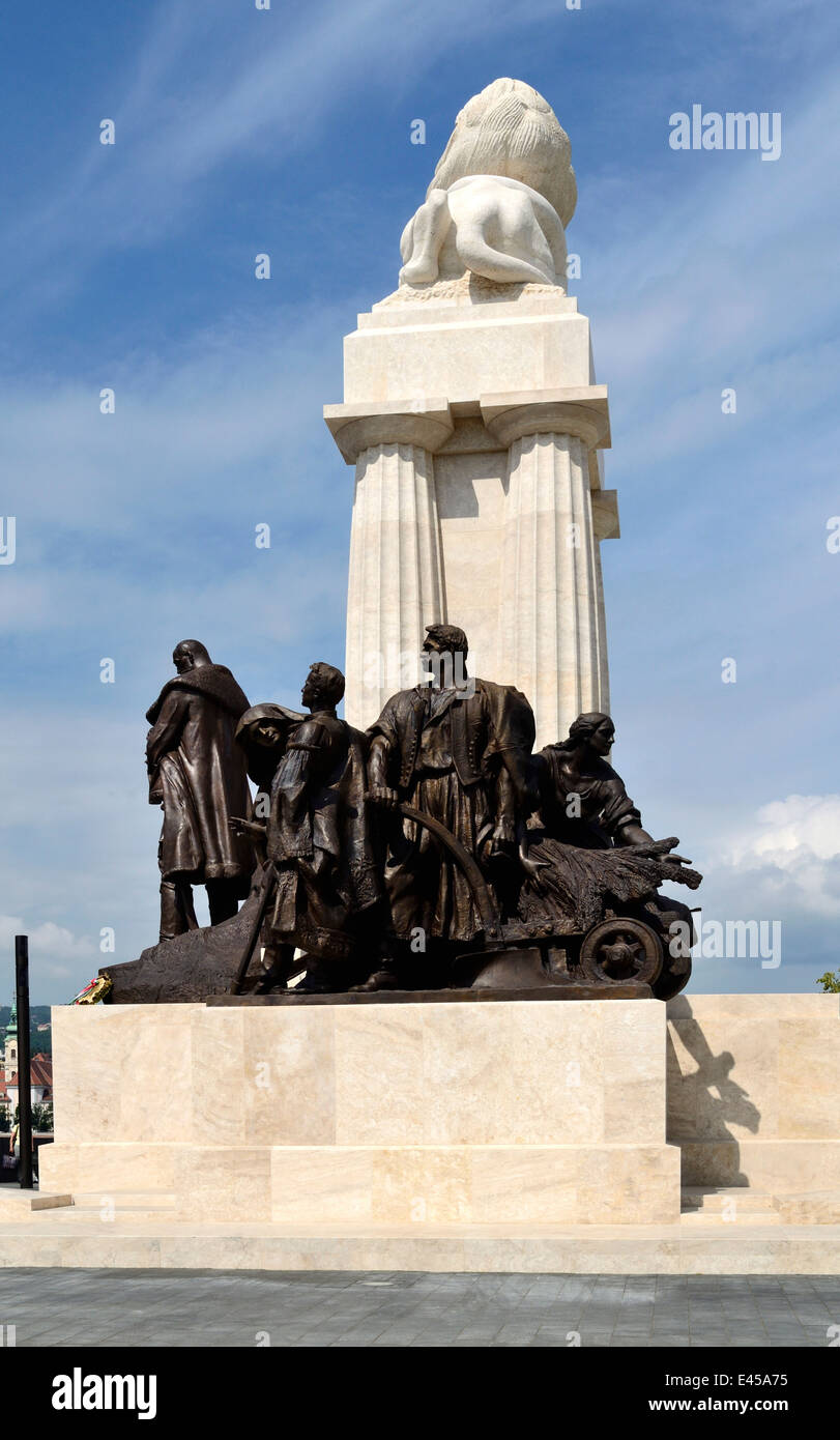 Ungheria Budapest rinnovato Kossuth Lajos Square Conte Tisza Istvan statua Foto Stock