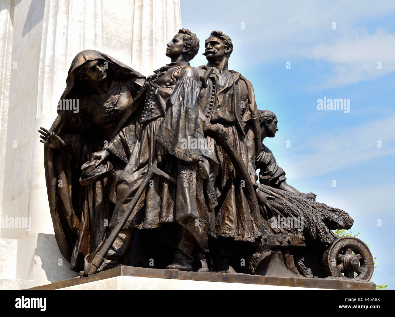 Ungheria Budapest rinnovato Kossuth Lajos Square Conte Tisza Istvan statua lavoro in dettaglio Foto Stock