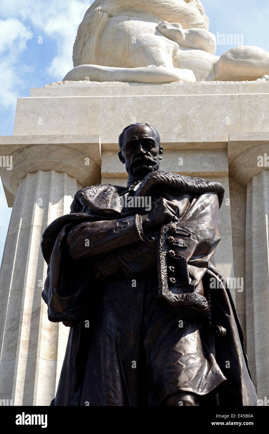 Ungheria Budapest rinnovato Kossuth Lajos Square Conte Tisza Istvan statua dettaglio la figura centrale Foto Stock