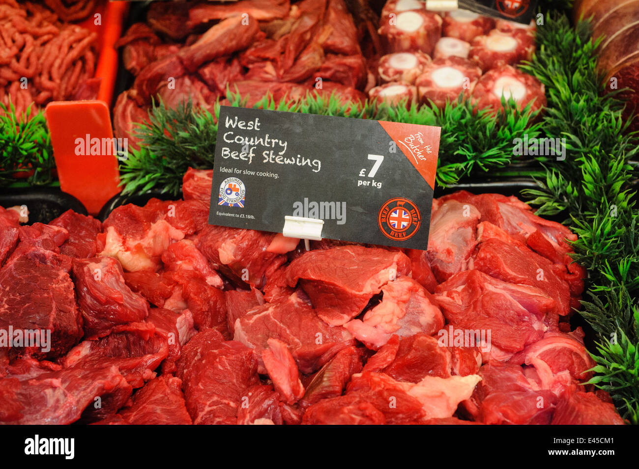 La carne per la vendita in un supermercato in Westcountry Foto Stock