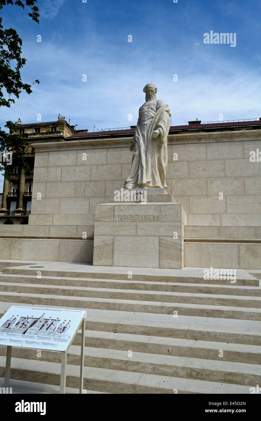 Ungheria Budapest Kossuth Lajos statua a Kossuth Lajos Square Foto Stock