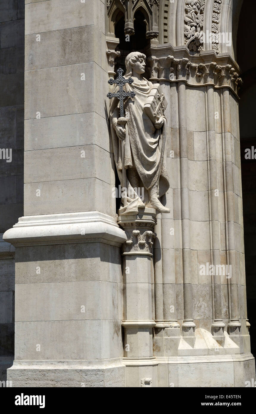 Ungheria Budapest Il Parlamento ungherese e rinnovato Kossuth Lajos Square Foto Stock