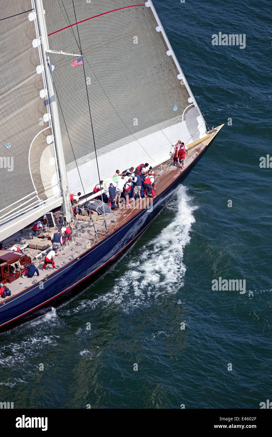 J-Class yacht 'Velsheda' durante la Classe J regata, Newport, Rhode Island, USA, Giugno 2011. Tutti i non-usi editoriali deve essere eliminato singolarmente. Foto Stock