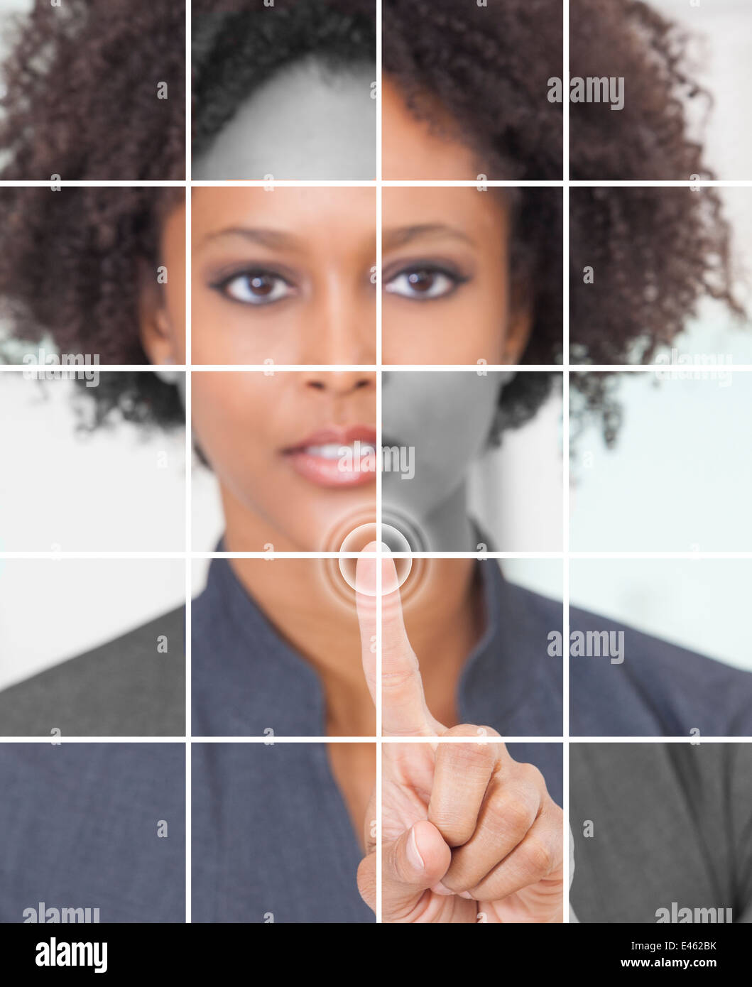 Griglia della foto montage di successo di un americano africano imprenditrice premendo un simbolo grafico su un touchscreen. Foto Stock