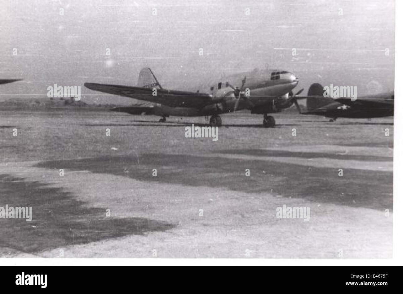 Una fotografia storica del Curtiss C-46 Commando, un aereo da trasporto utilizzato nella seconda guerra mondiale, incluso dalle Tigri volanti in Cina. Foto Stock