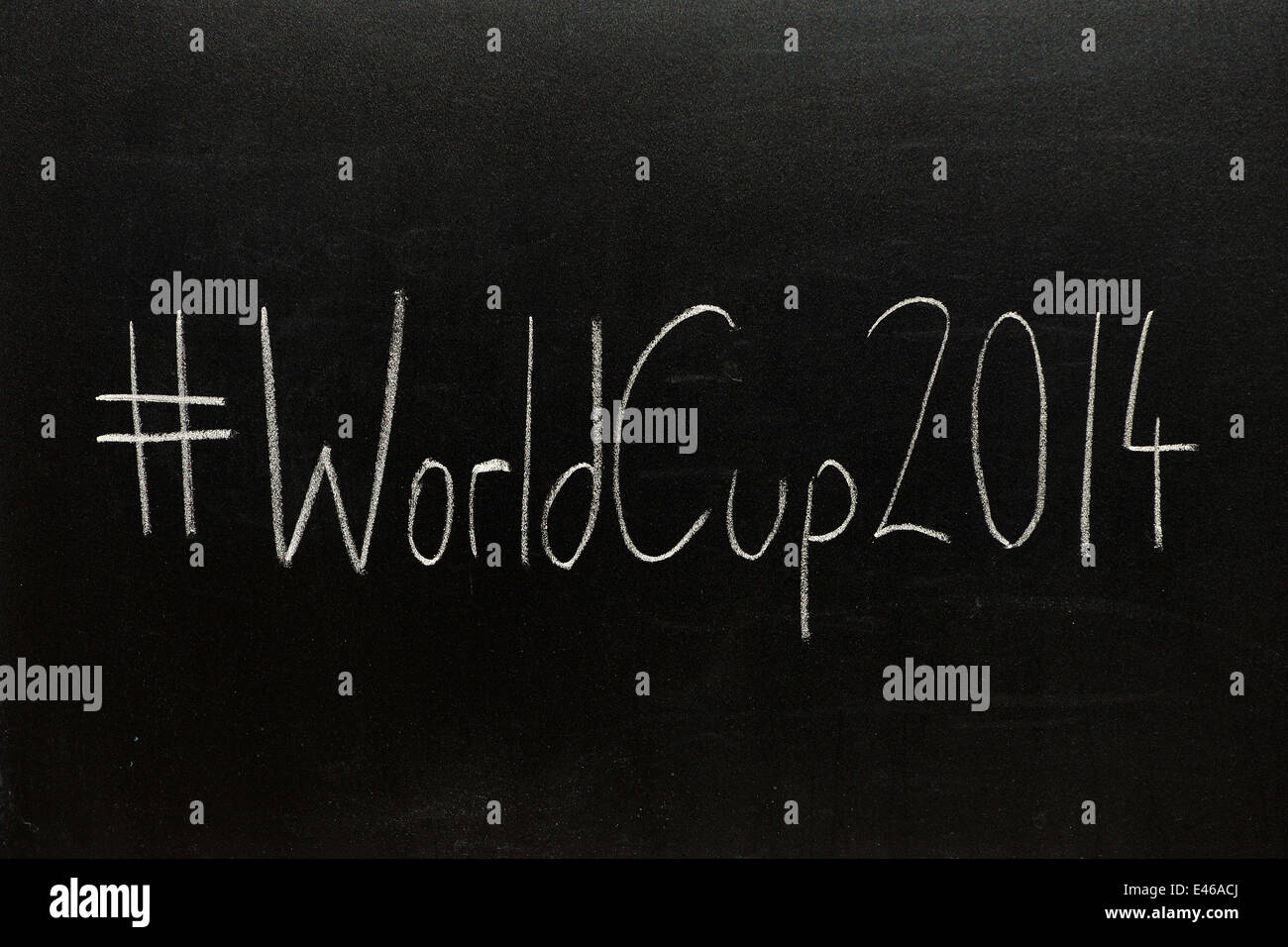 La Coppa del Mondo hashtag scritto su una lavagna a fogli mobili in bianco gesso. Foto Stock