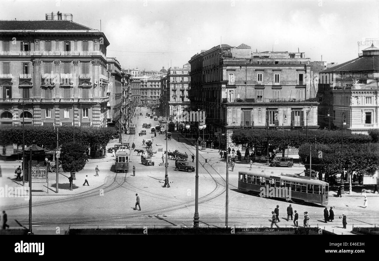 Città italiana di Napoli o Napoli Piazza Municipio nel mese di agosto 1932 Foto Stock