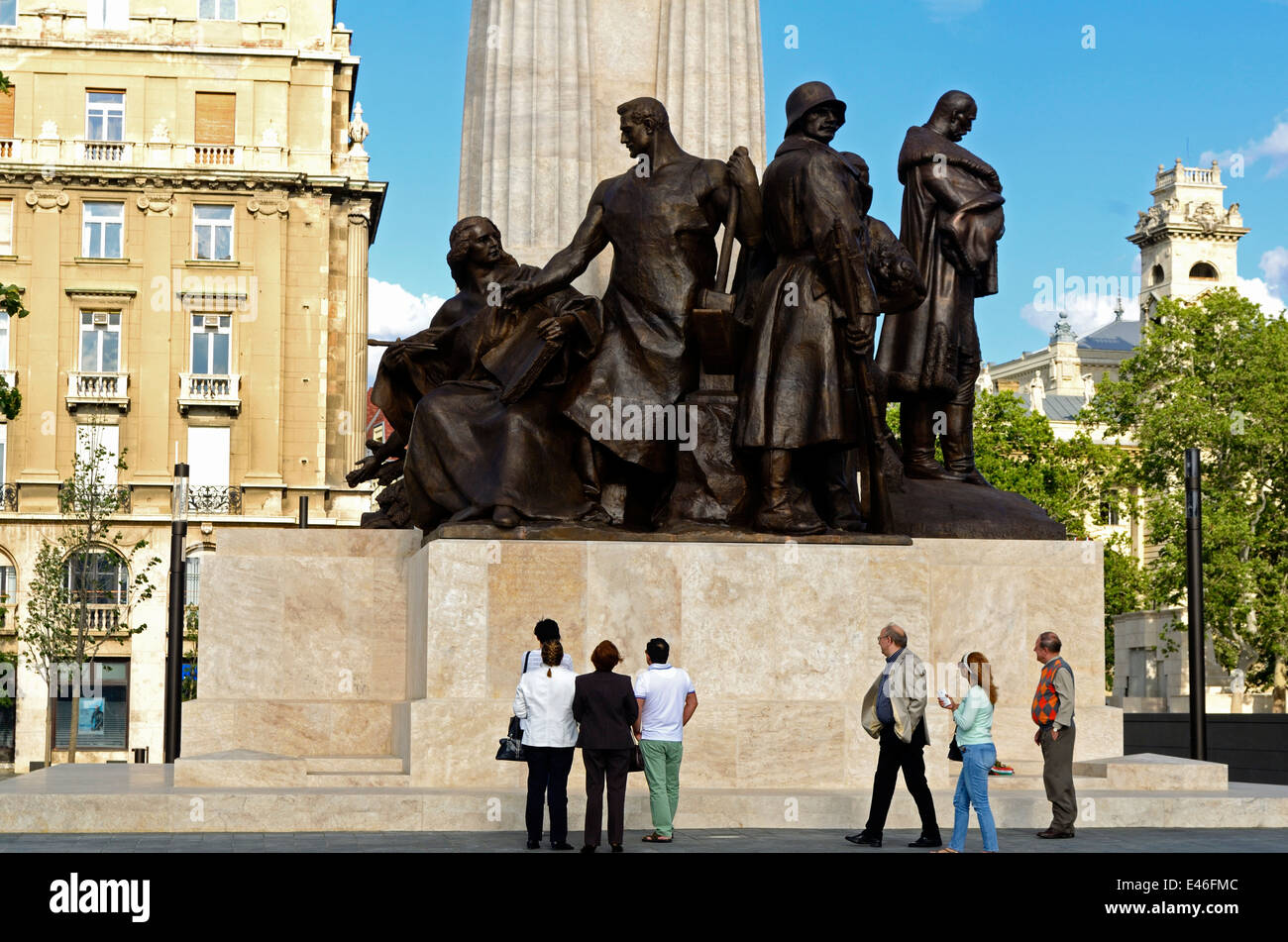 Ungheria Budapest rinnovato Kossuth Lajos Square Conte Tisza Istvan statua Foto Stock
