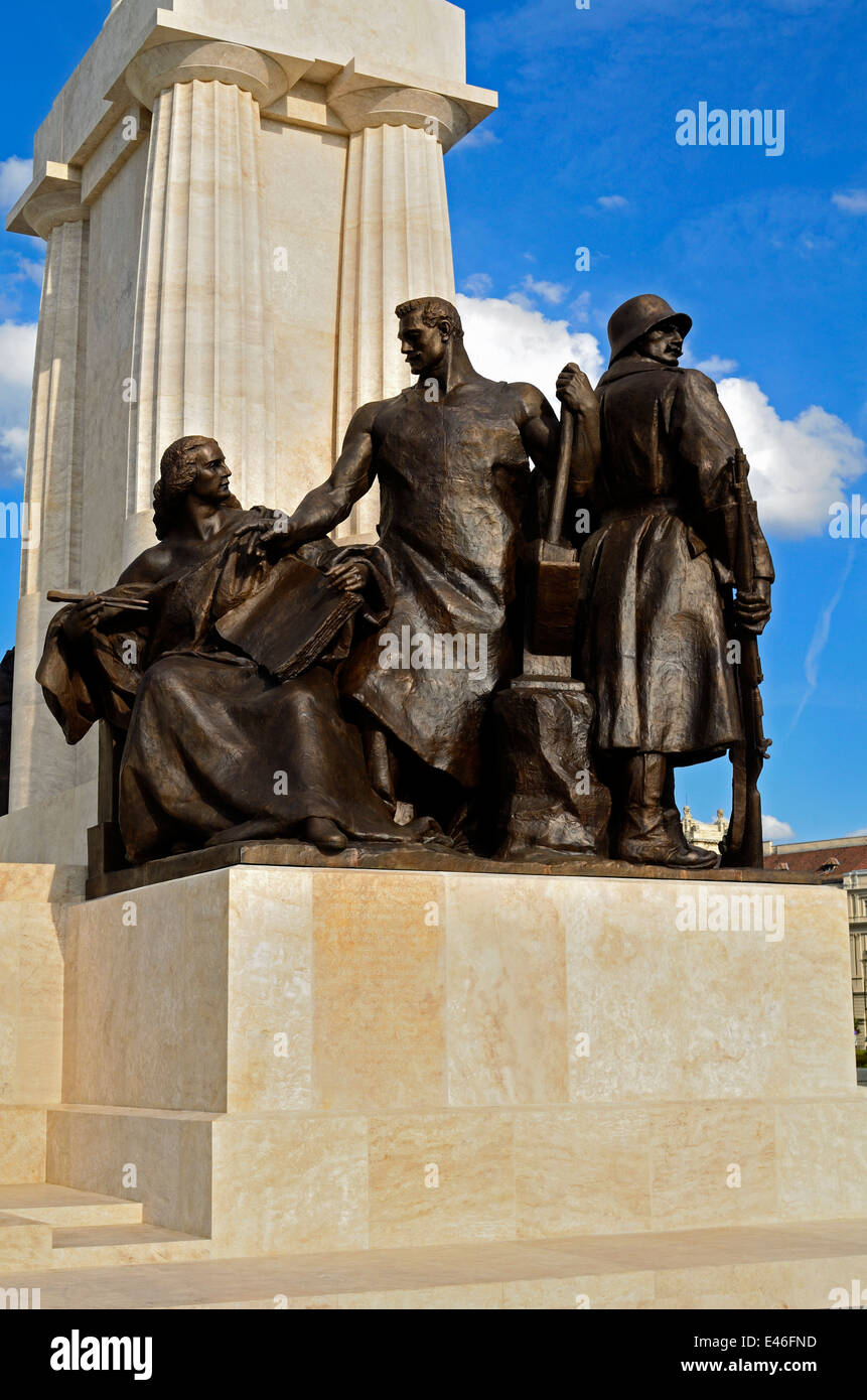 Ungheria Budapest rinnovato Kossuth Lajos Square Conte Tisza Istvan statua Foto Stock