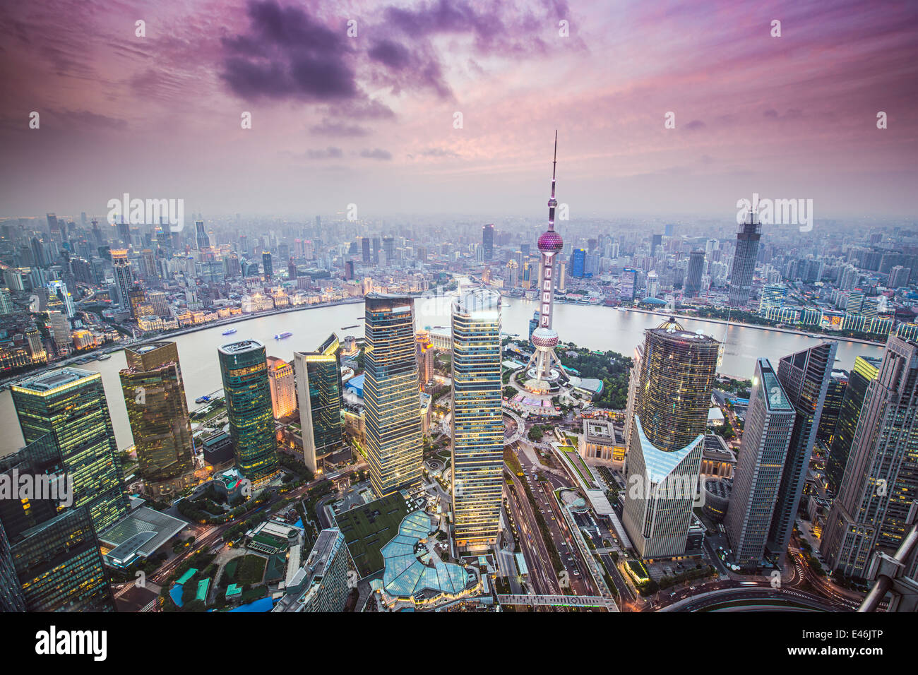 Shanghai, Cina vista aerea del distretto finanziario di Pudong. Foto Stock