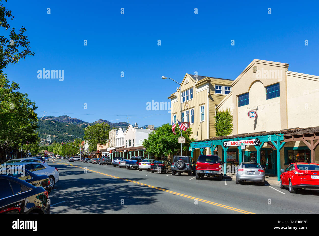 Main Street (Lincoln Avenue) a Calistoga, Napa Valley Wine Country, CALIFORNIA, STATI UNITI D'AMERICA Foto Stock