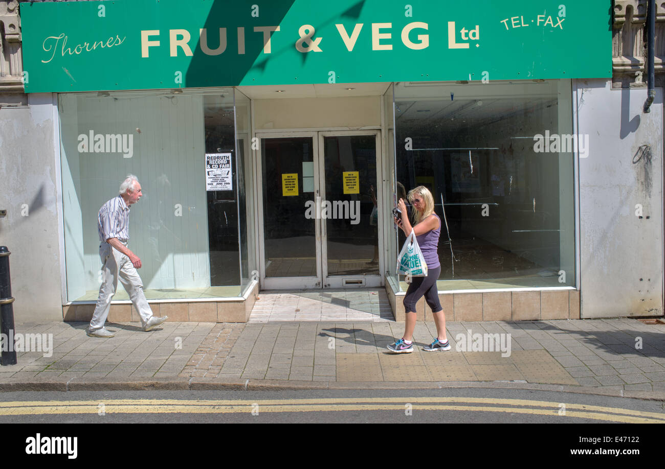 Un vuoto di frutta & verdura shop in Camborne, Cornwall Foto Stock