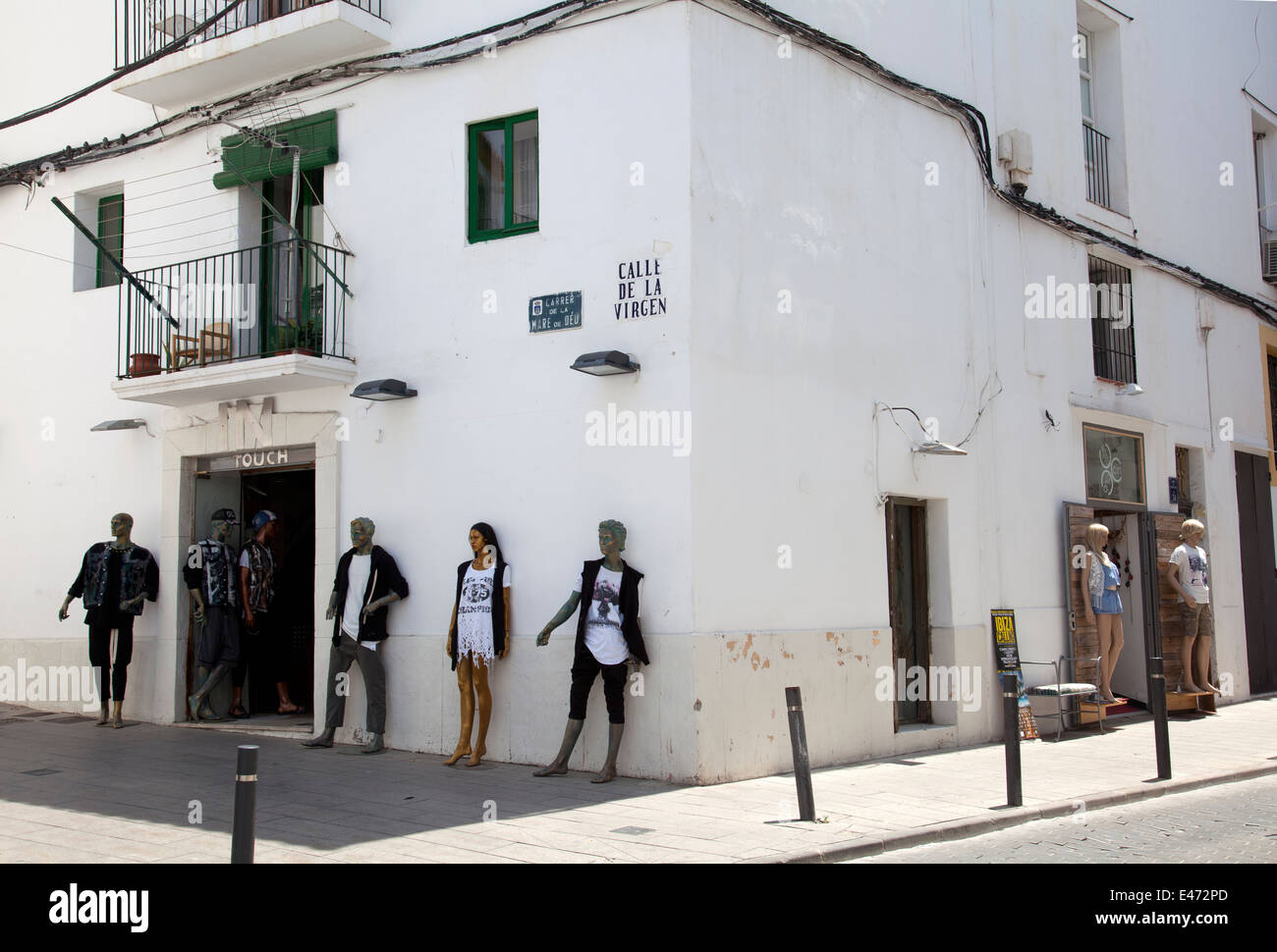 Calle de la Virgen Shopping nella zona vecchia di Ibiza - Ibiza, Spagna Foto Stock